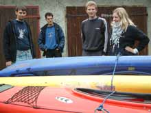 Heiko F., Matthias K., Dennis W. und Christine H. an Anh&auml;nger.