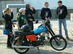 Christine H., Claudia P., Christian B., Dennis W. und Heiko F. am Treffpunkt