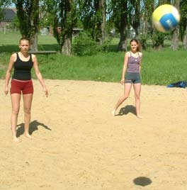 dieser Ball ist weit aus
