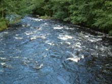 Schrubbelwasser unterhalb der Br&uuml;cke