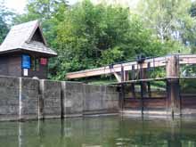 Das Schleusenw&auml;rterhaus an der siebenten Schleuse in Przewiez Absenkung um ca. 3,2m.